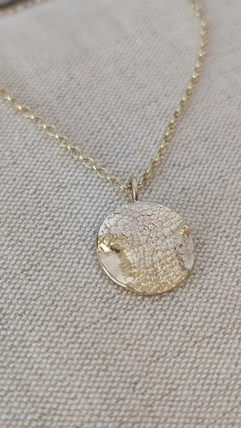 The Ultimate Gift Guide for Dog Lovers: Beautiful, Sentimental, and Pawsitively Perfect Ideas