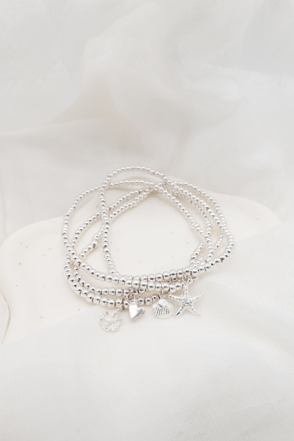 Stretchy Daisy Charm Bracelet