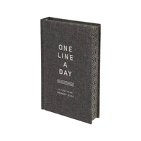 Abrams & Chronicle Books - Charcoal Canvas One Line a Day - A Five-Year Memory Book (Diary or Journal)