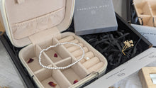 Load image into Gallery viewer, Leaf Pebble Necklace Gift Box