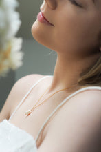 Load image into Gallery viewer, 14ct Gold Pearl Drop Necklace