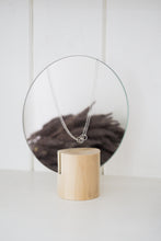 Load image into Gallery viewer, Twisted Interlocking Circle Necklace