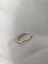 Load image into Gallery viewer, 9ct Gold Hammered Band