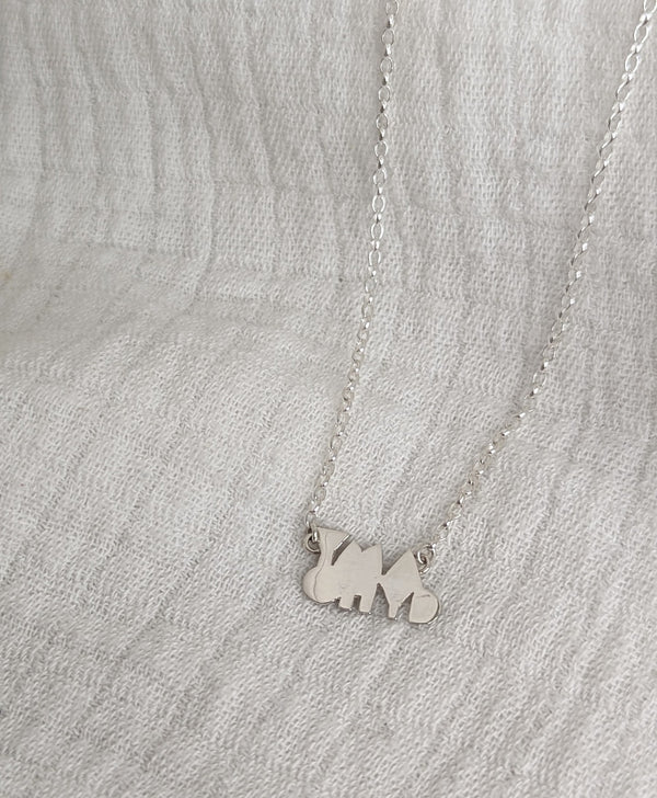 Sterling Silver Yma O Hyd necklace