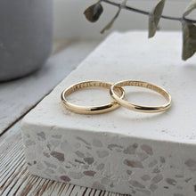 Load image into Gallery viewer, Personalised 9ct Gold D Shape Ring